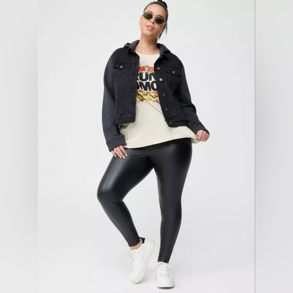 Denim Trucker Jacket, Vintage Black - Picture 2 of 10